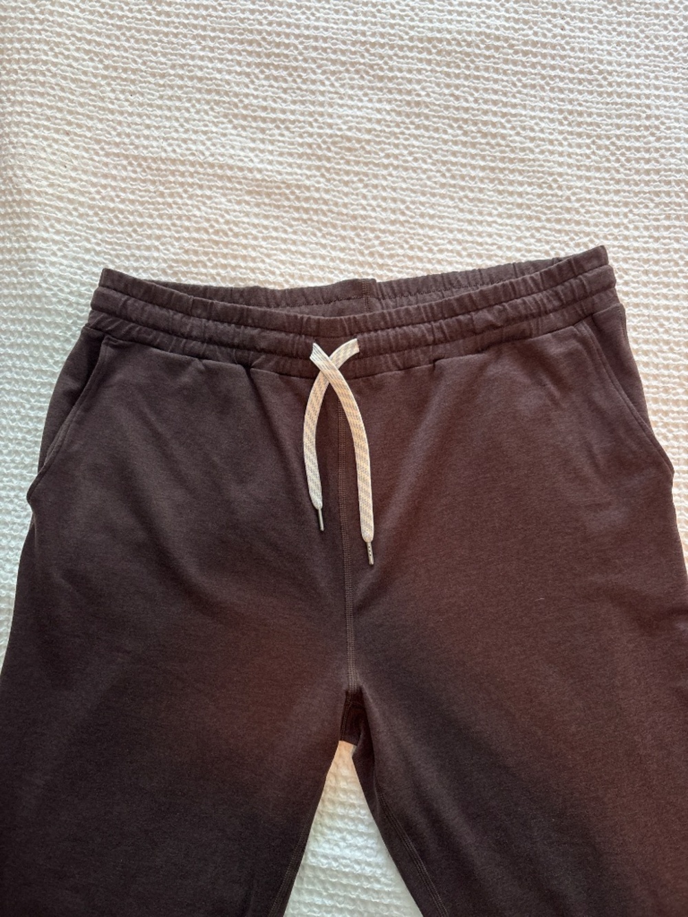 Vuori Women’s Performance Joggers - Long Large - Picture 3 of 3